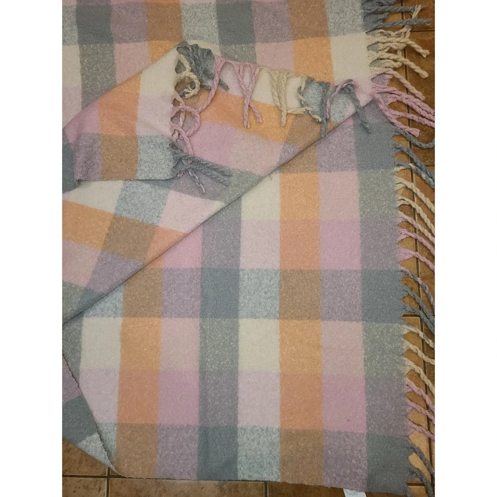 Martha Stewart Decorative Plaid‎ Throw Gray Pink White 72x54 Blanket Soft Warm